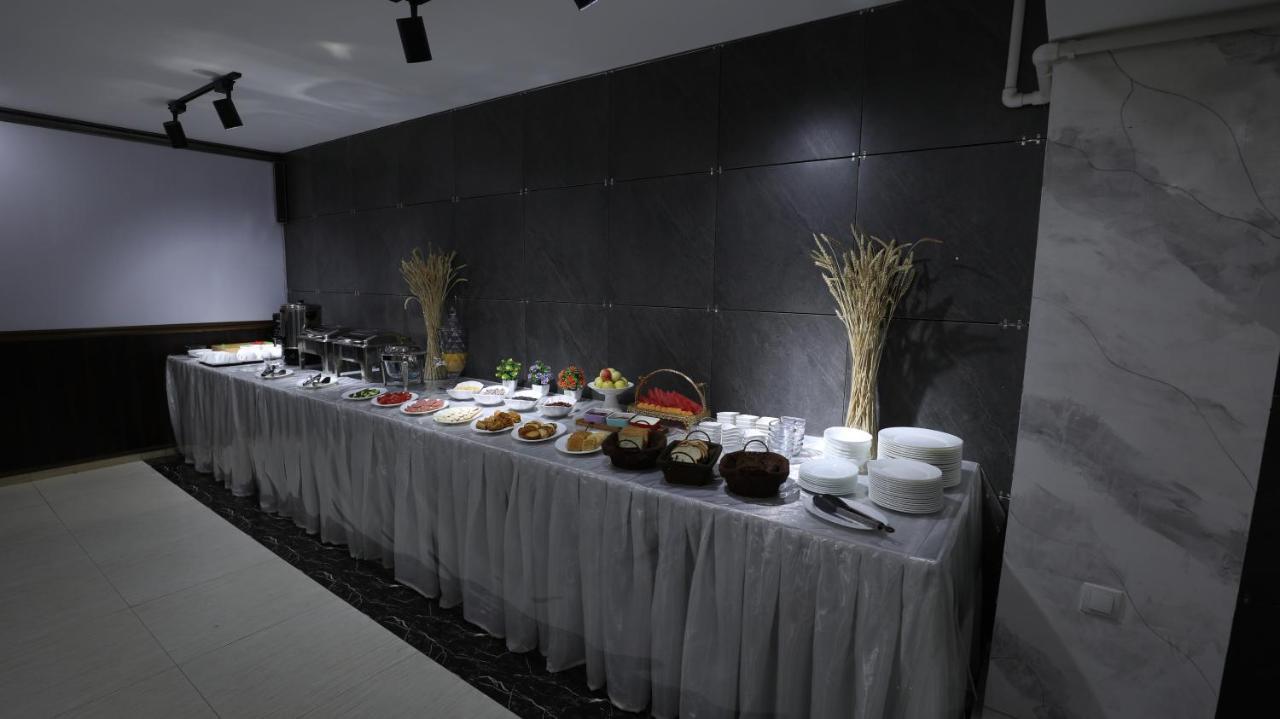 Sharq Hotel Urgench Exterior foto